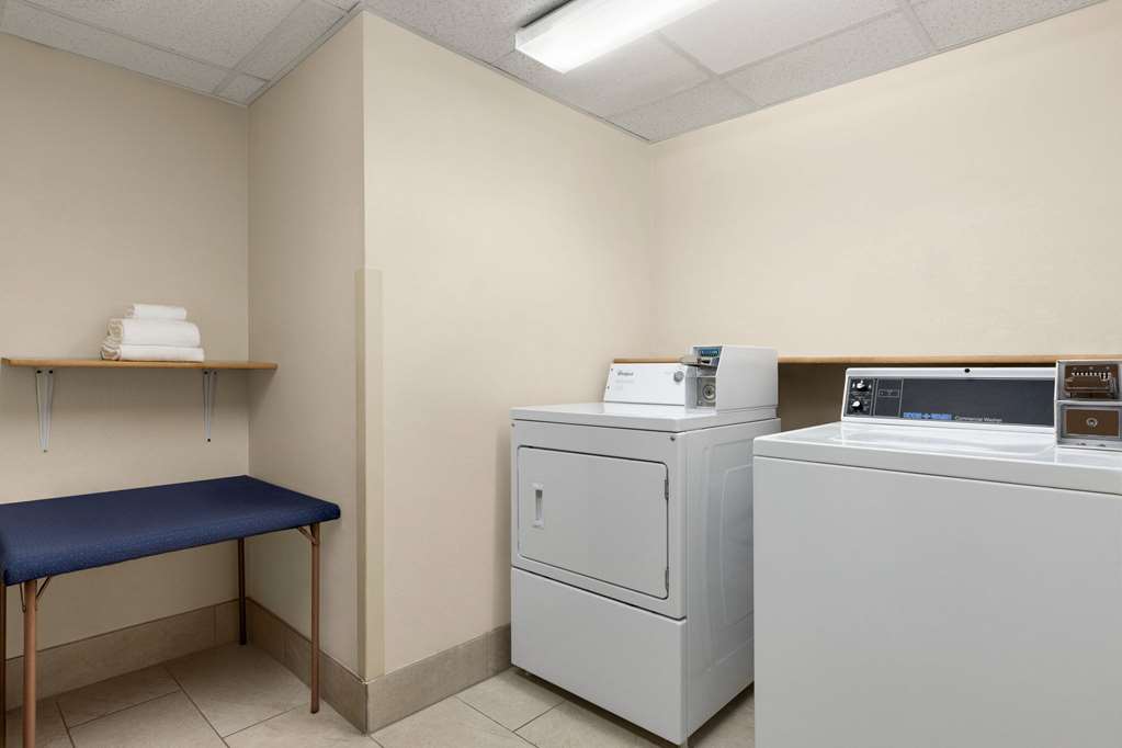 Super 8 by Wyndham Germantown Milwaukee - photo 32