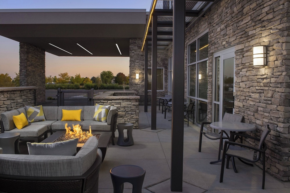 SpringHill Suites by Marriott Loveland Fort Collins Windsor - photo 18