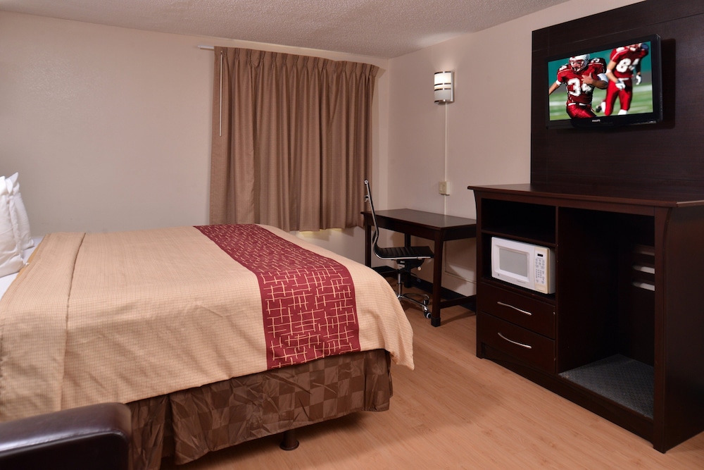 Red Roof Inn Van Horn - photo 11