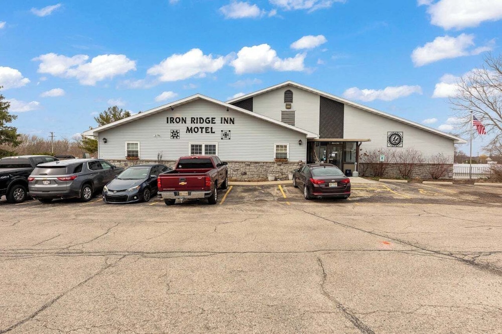 Iron Ridge Inn Motel — hotel in Port Washington