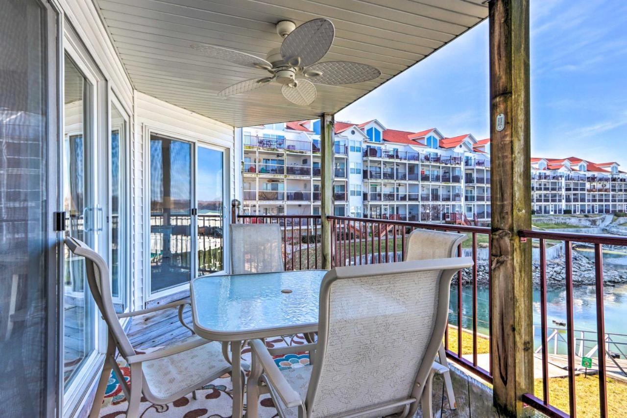 Boat Fish And Swim On Site Lake of the Ozarks Unit — 4-Star Luxury Hotel in Camdenton, United States