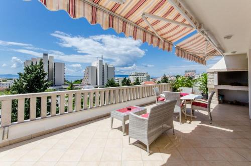 Apartments Mirko — 4-Star Luxury Hotel in Makarska, Croatia