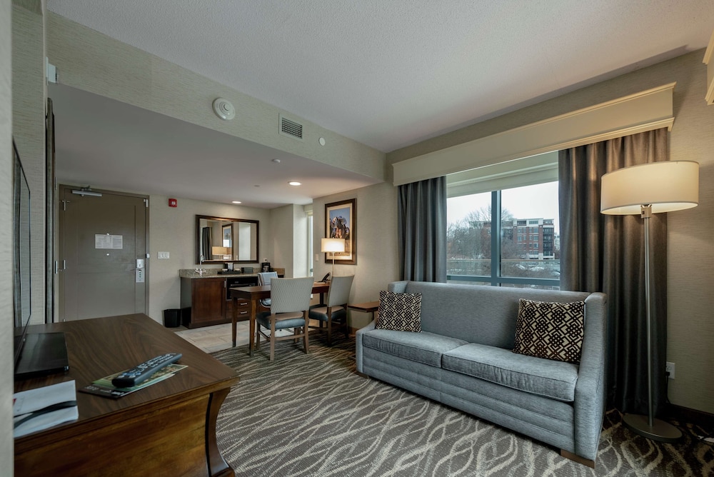 Embassy Suites Saratoga Springs - photo 15