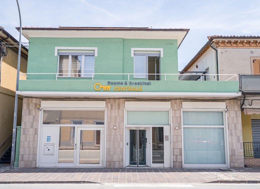 Rooms Breakfast Centrale — Fabriano