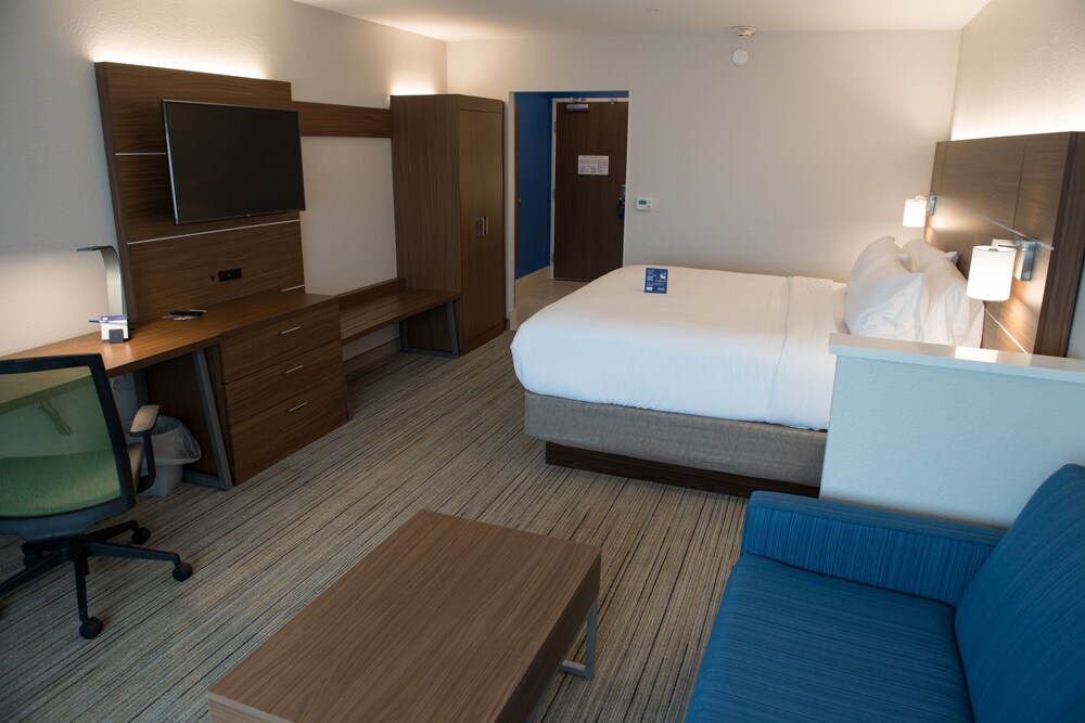 Holiday Inn Express & Suites Warsaw E Center by IHG - photo 7