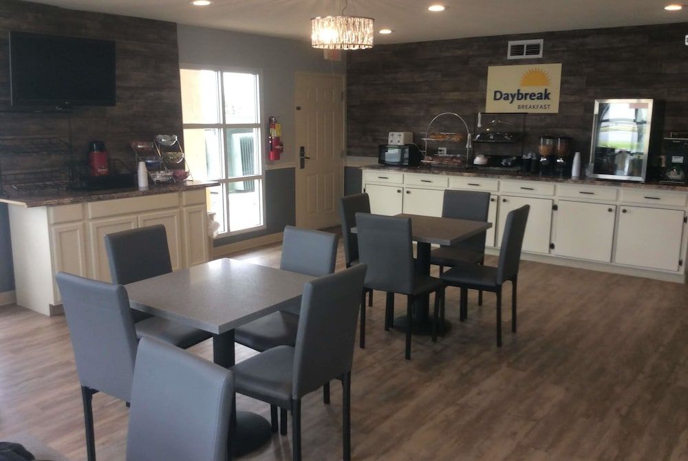 Days Inn by Wyndham Donalsonville - photo 14
