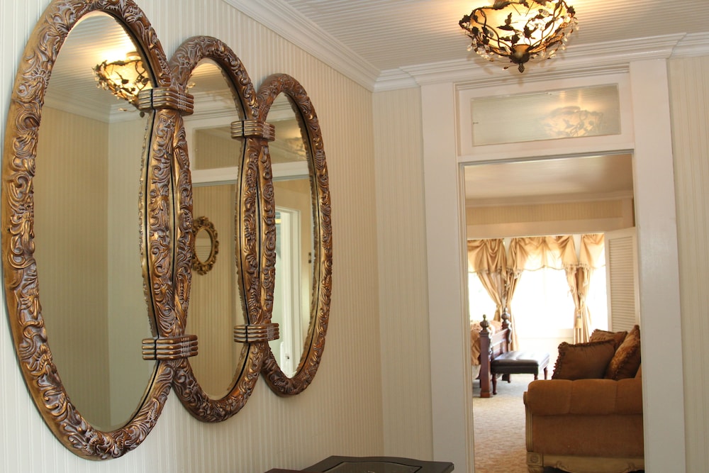 Monarch Cove Inn - photo 28