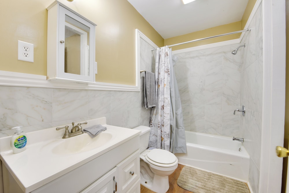 Walking Distance to Casino: Home in Westlake - photo 8