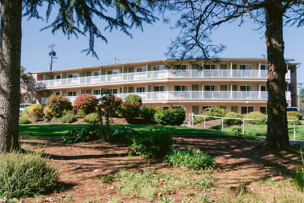 Riverfront Inn Roseburg - photo 60