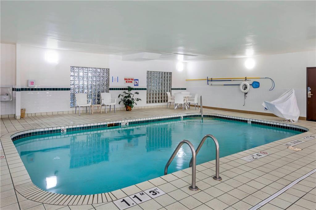 Comfort Suites North Dallas - photo 33