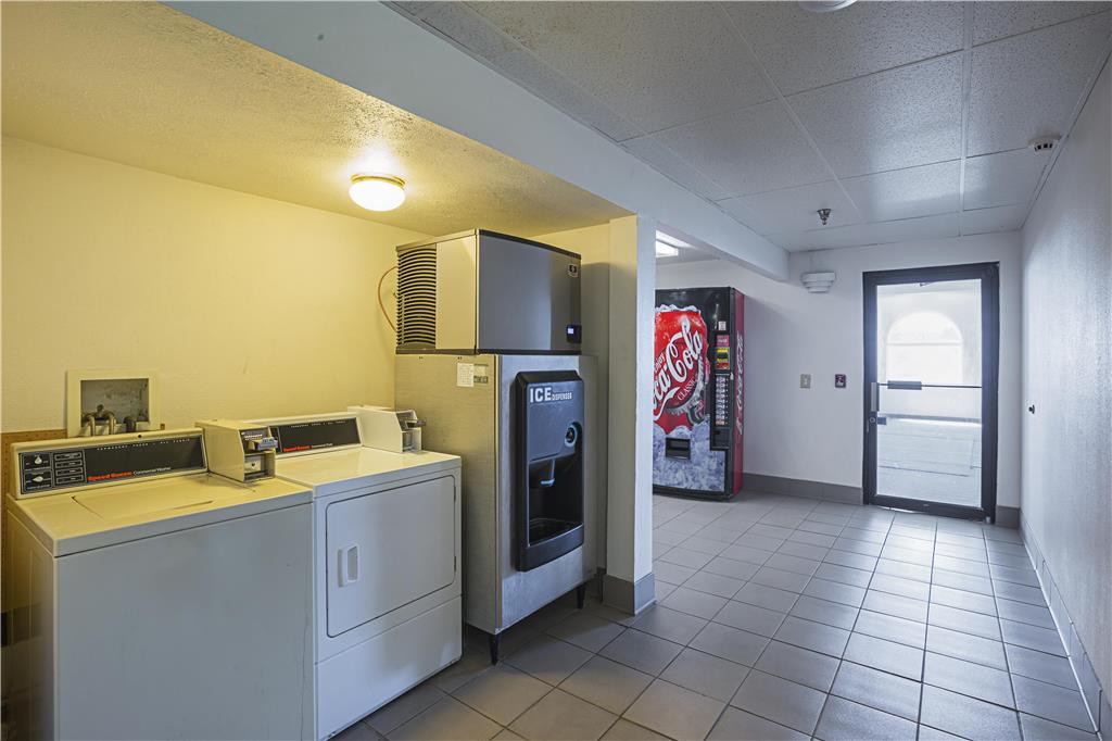 Motel 6 Omaha IAT West - photo 23