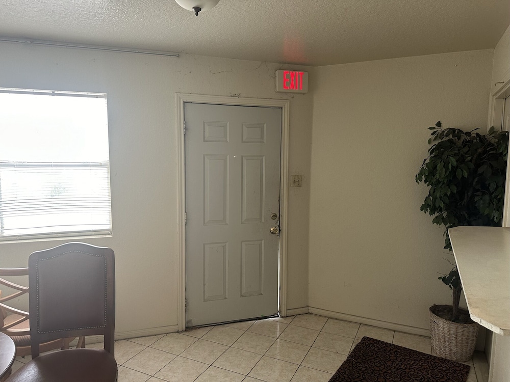 Travel Inn By OYO La Marque Texas City I 45 - photo 4
