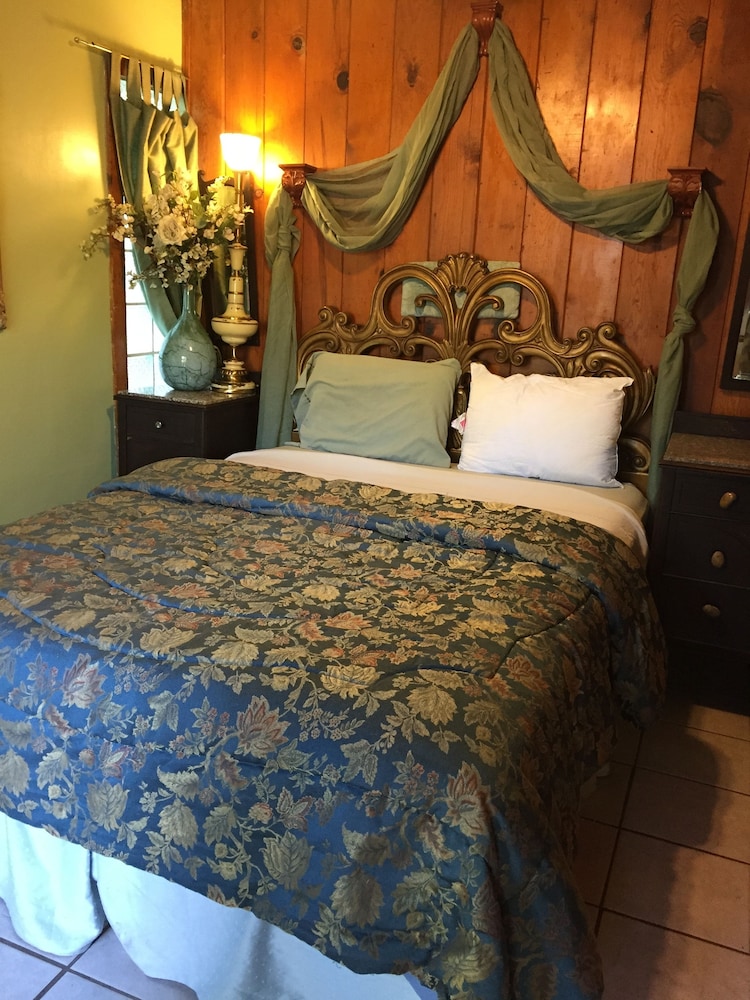 Pine Rose Inn - photo 10