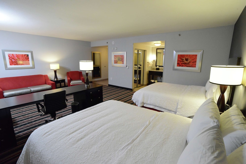 Hampton Inn & Suites Albany At Albany Mall - photo 9