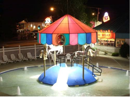 Carousel Inn & Suites — hotel in Lake Delton