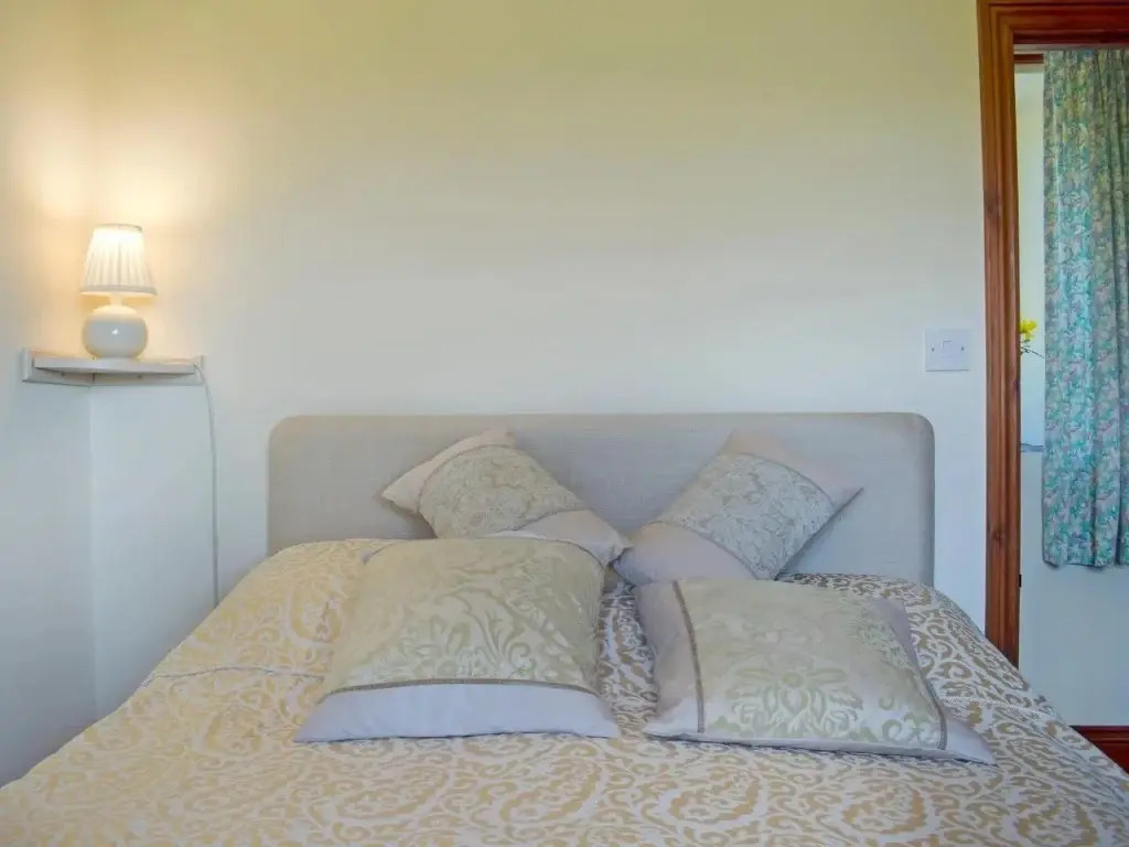 Steep Holm — 4-Star Luxury Hotel in Kington, United Kingdom