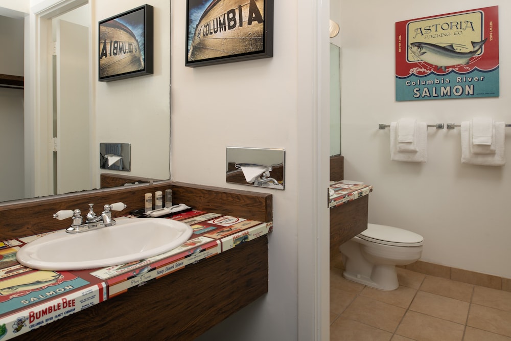 Astoria Riverwalk Inn - photo 25