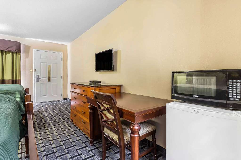 Rodeway Inn Augusta South - photo 9