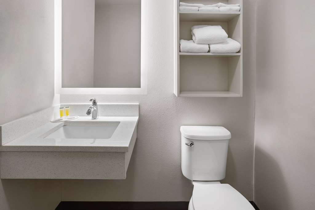 Microtel Inn by Wyndham Raleigh Durham Airport - photo 25