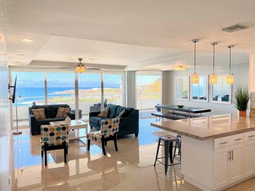 Beachfront Condo W Pools Steps To Beach & Mins To Dt — 4-Star Luxury Hotel in Rosarito, Mexico