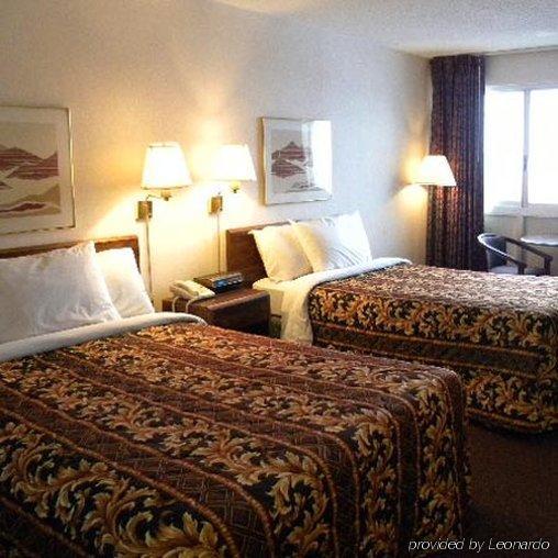 Magnuson Hotel Lansing - photo 6