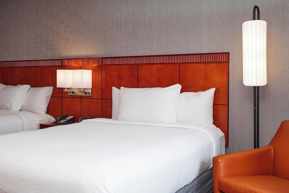 Courtyard by Marriott Medford Airport - photo 19