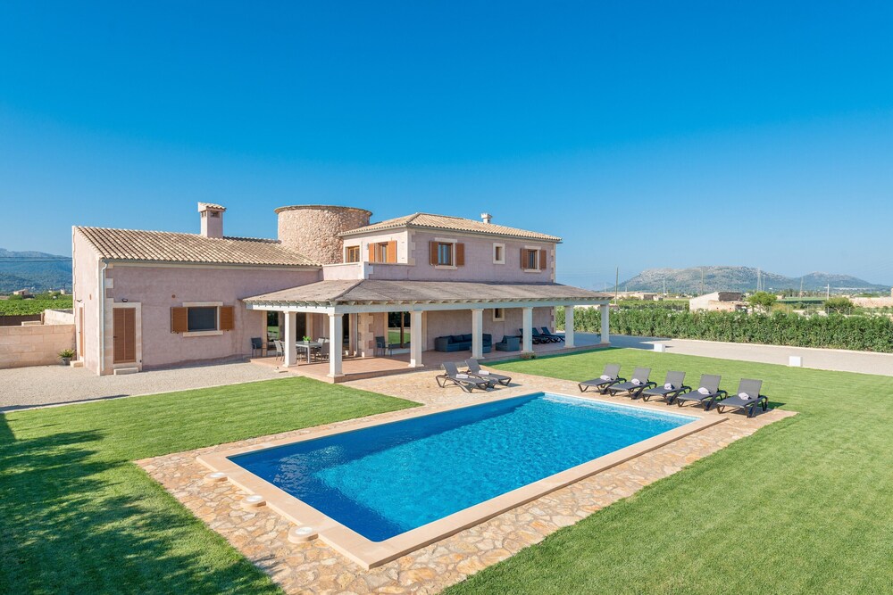 Es Moli d'en Sion — 4-Star Luxury Hotel in Sa Pobla, Spain