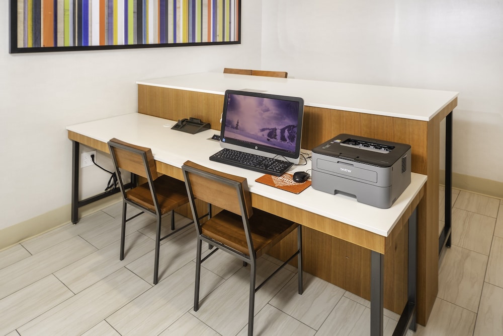 Holiday Inn Express Rochelle by IHG - photo 20