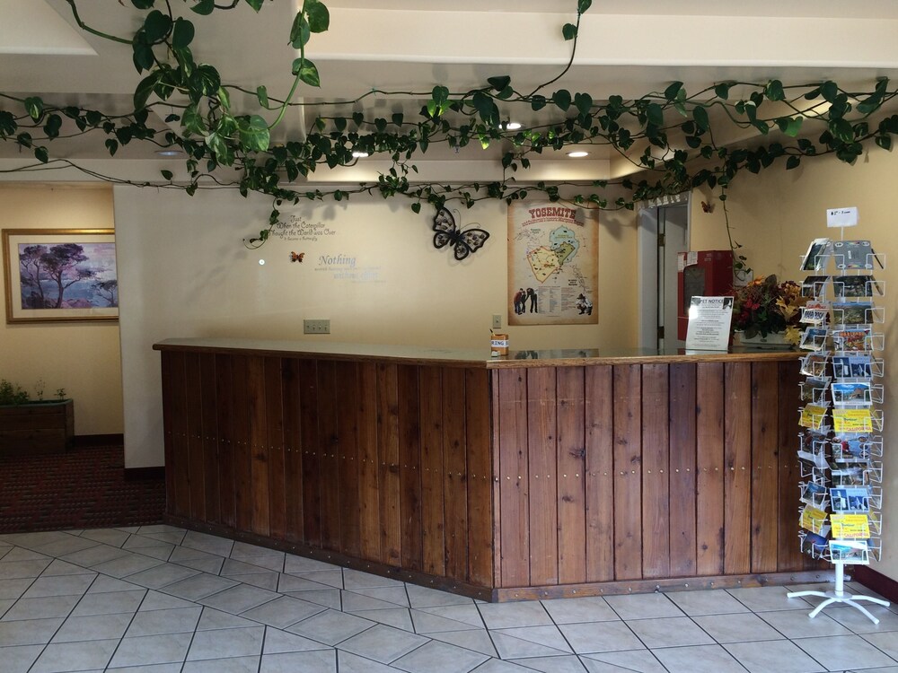 The Monarch Inn - photo 12