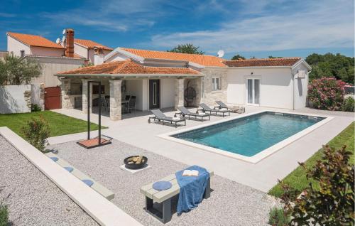 Awesome Home In Sveti Lovrec Pazenati — 5-Star Luxury Hotel in Sveti Lovrec Pazenaticki, Croatia