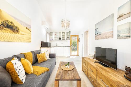 Bungalow Vacacional Arcos — 4-Star Luxury Hotel in San Bartolome De Tirajana, Spain