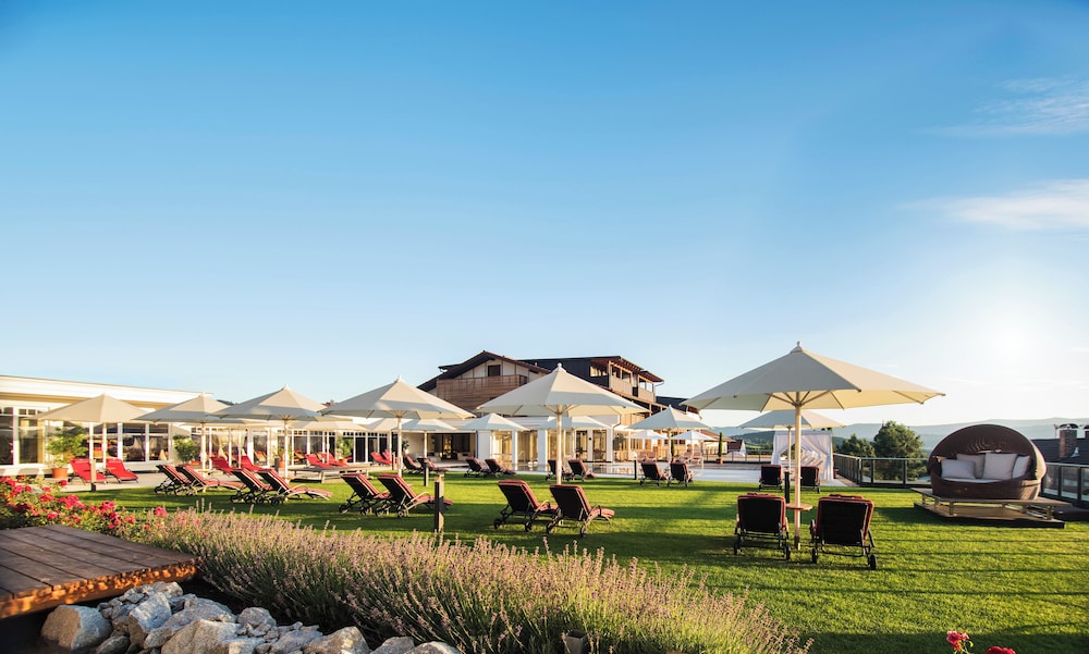 Landromantik Hotel Oswald Gourmet & SPA — 4-Star Luxury Hotel in Teisnach, Germany