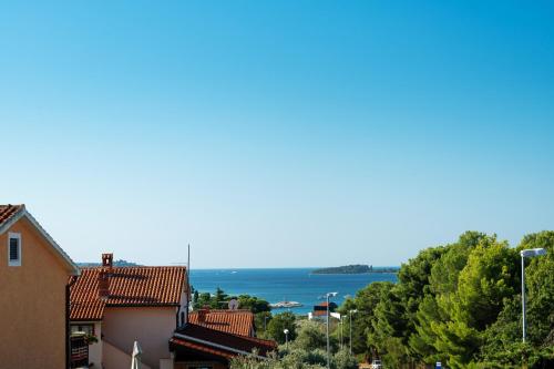 Apartments Irena with Sea View — 4-Star Luxury Hotel in Fazana, Croatia
