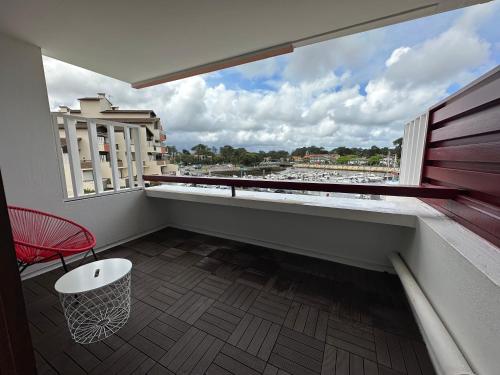 Le Bonamour Sur Le Port de Capbreton in Capbreton, France