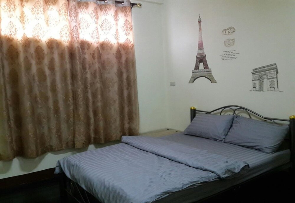 Green Box Hostel