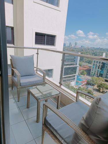 Nzuri Elite 1 bedroom with a Pool Gym workstation & near National Museum JW Marriott's Kempinski and Banks