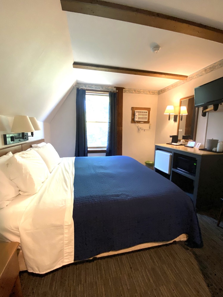 Lake Ontario Motel & Inn - photo 9