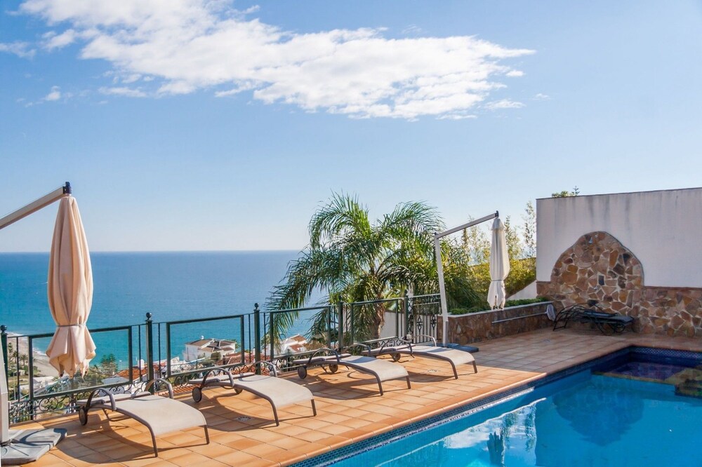 Villa Vista Lara Canovas Nerja — 4-Star Luxury Hotel in Nerja, Spain
