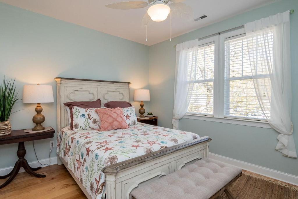 The Sassy Seahorse by Oak Island Accommodations - photo 9