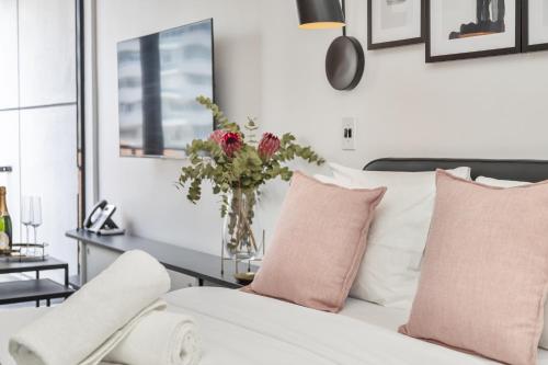 508 The Flamingo Central Netflix Aircon