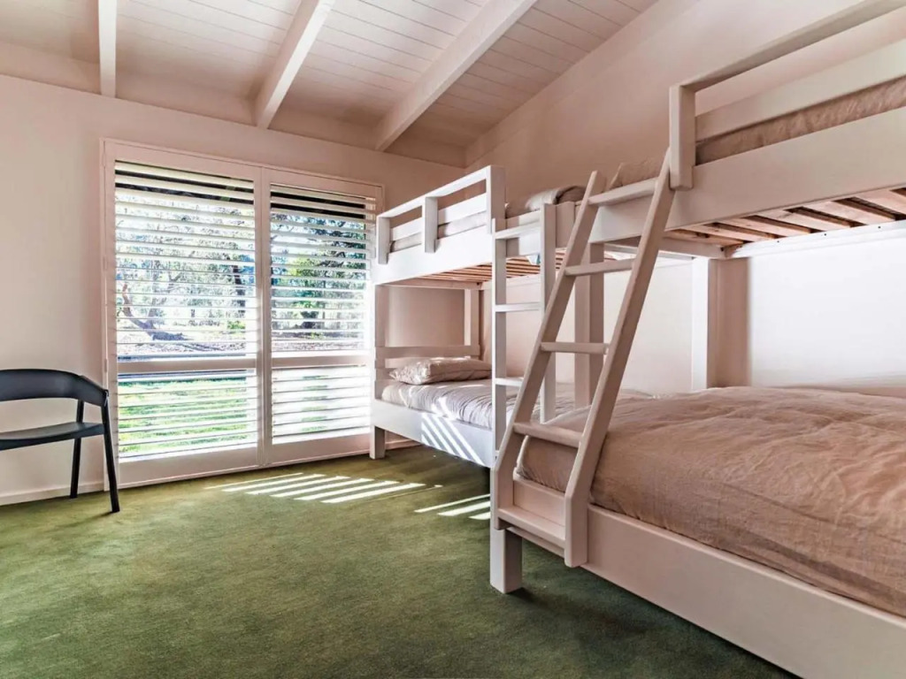 Winifred - carbon neutral hotel in Crib Point