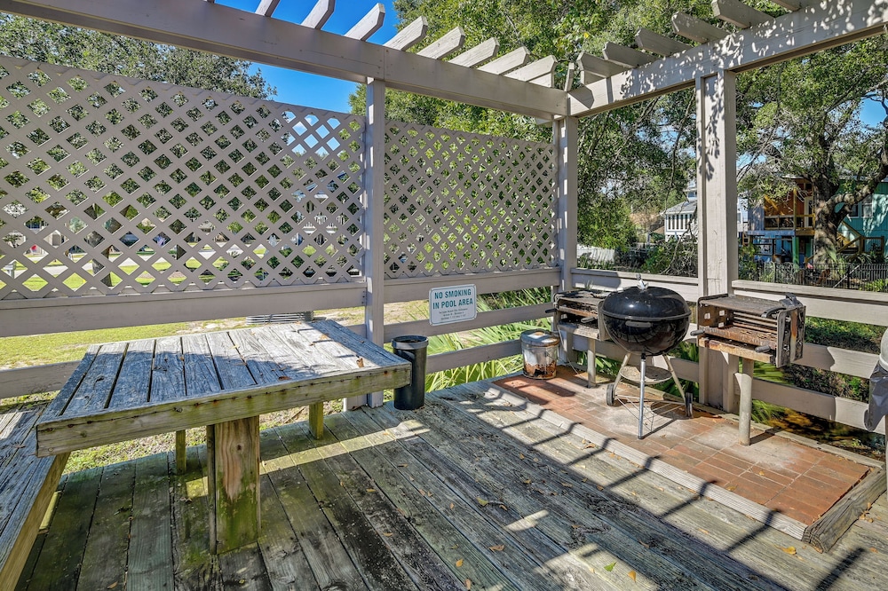 Walk to Beach: Gem w Balcony in Sea Grove Resort - photo 17