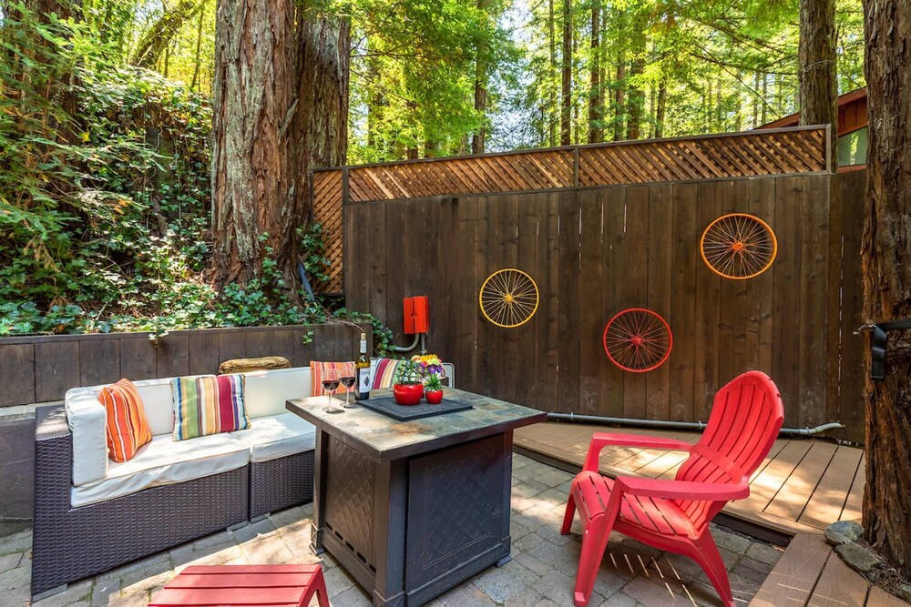 Vino Velo Retreat Redwoods Hot Tub Fire Table BBQ Game Room Fast WiFi Dog Friendly - photo 4