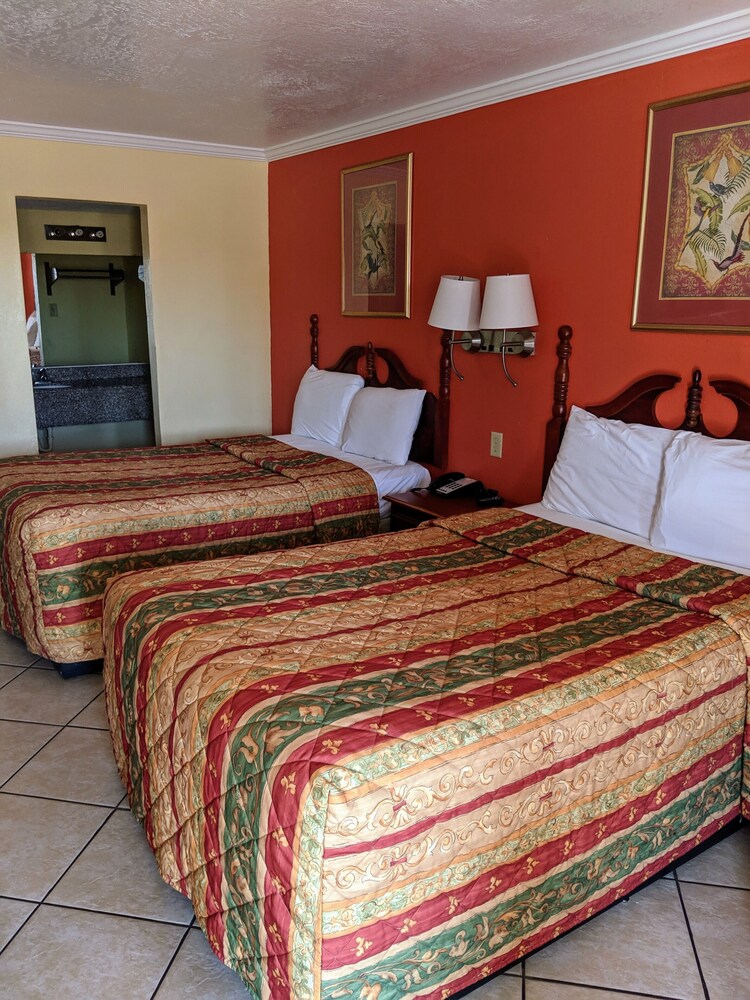Lake Houma Inn - photo 7