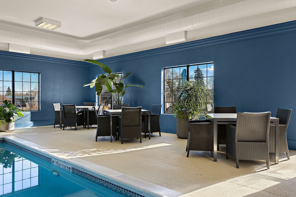 Hampton Inn & Suites by Hilton Petoskey - photo 53
