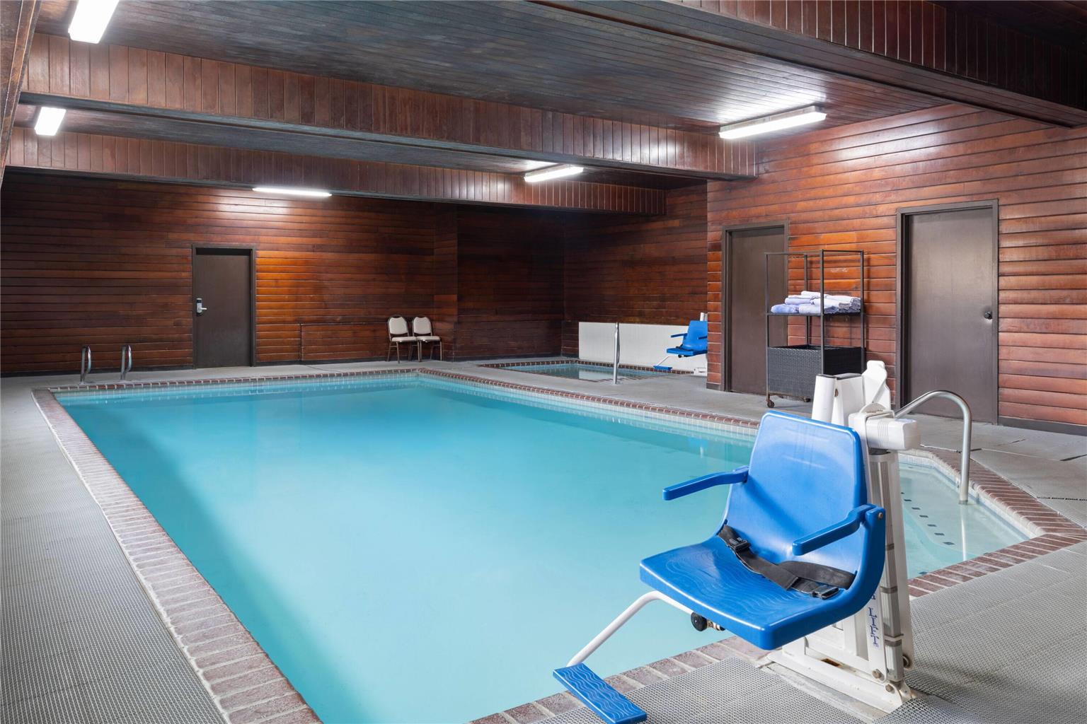 Super 8 by Wyndham Baker City - photo 10