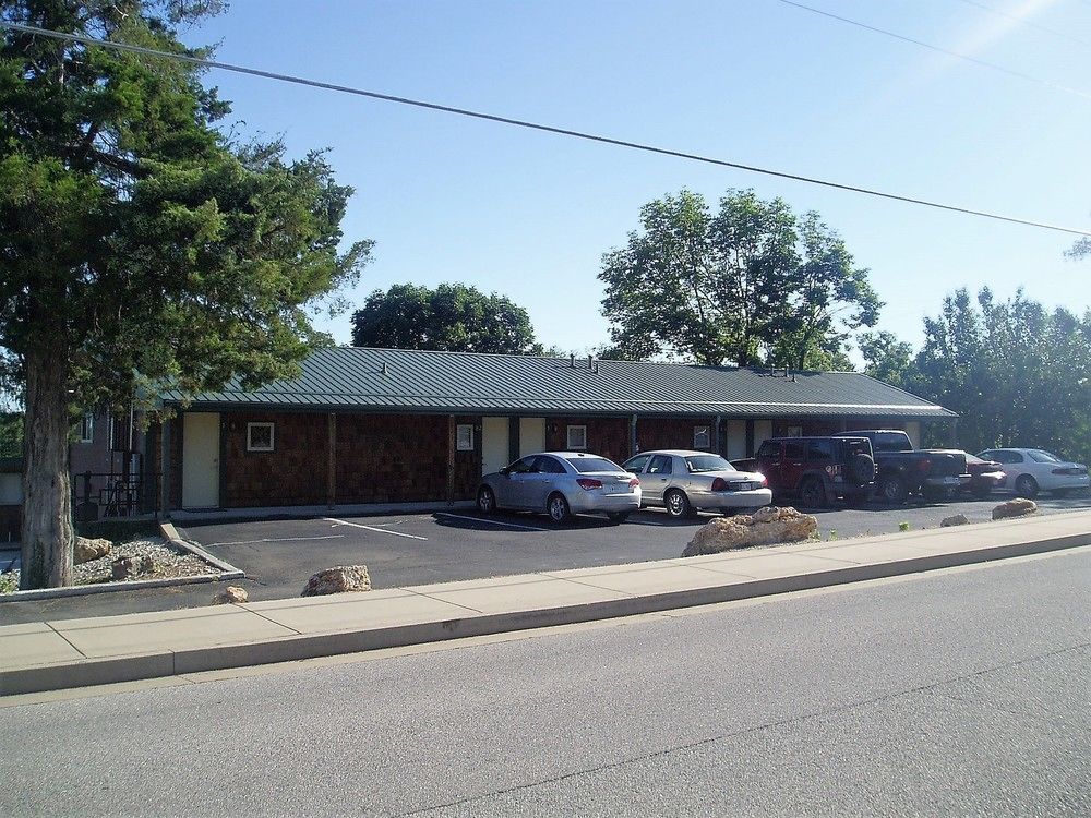 Kay Lynn Resort And Motel pet-friendly hotel Osage Beach