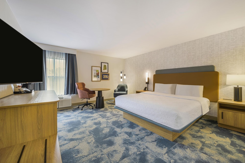 Hampton Inn Huntsville Arsenal South Pkway - photo 9