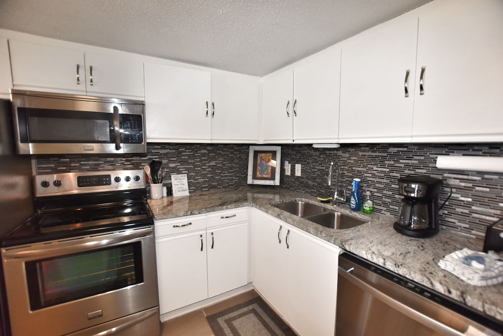 0704 Waters Edge Resort 1 Bedroom Condo by RedAwning - photo 8