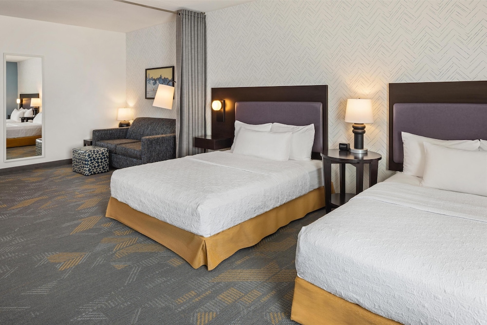 Home2 Suites by Hilton Roseville Minneapolis - photo 17
